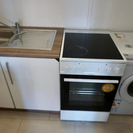 Alster Hamburg - Saniertes Und Mobliertes Apartment Mit Bad Und Kuche Buitenkant foto