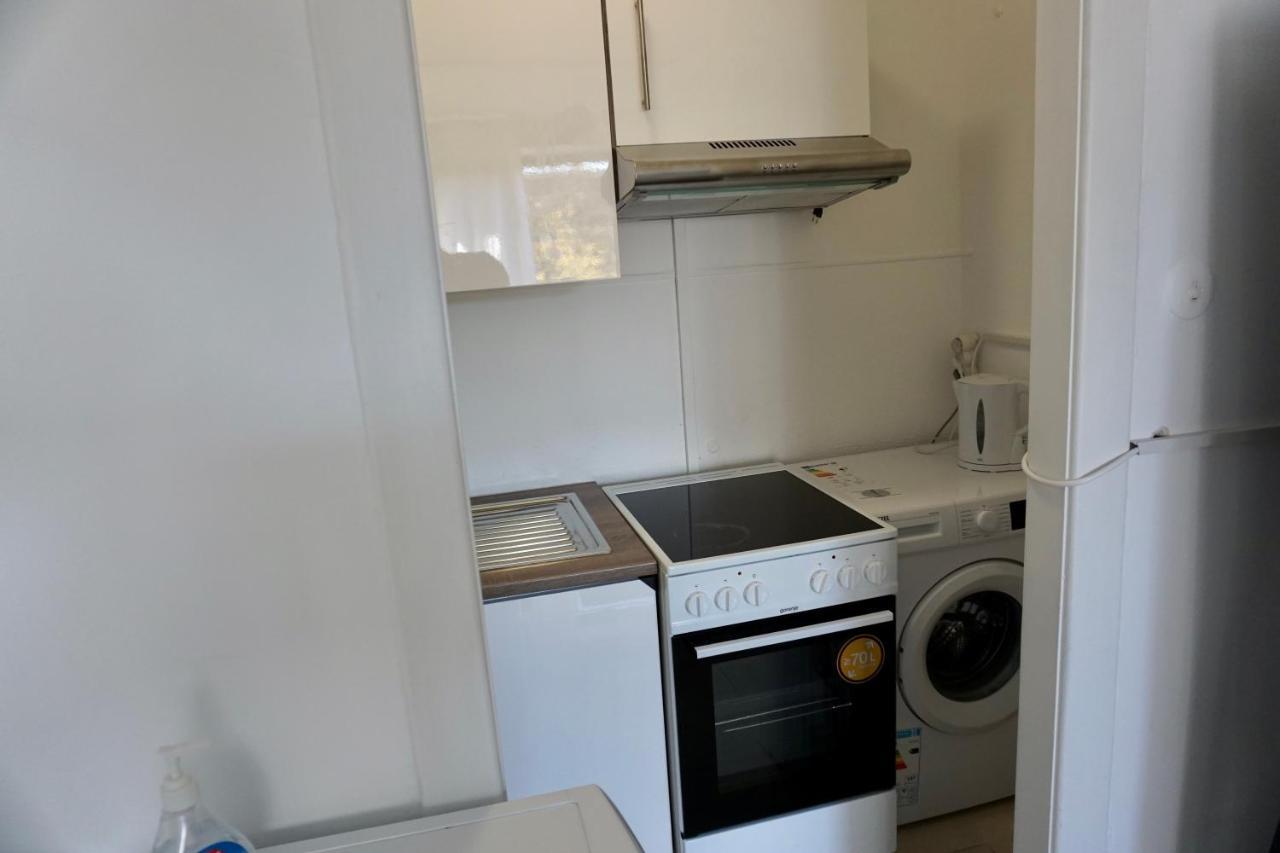 Alster Hamburg - Saniertes Und Mobliertes Apartment Mit Bad Und Kuche Buitenkant foto