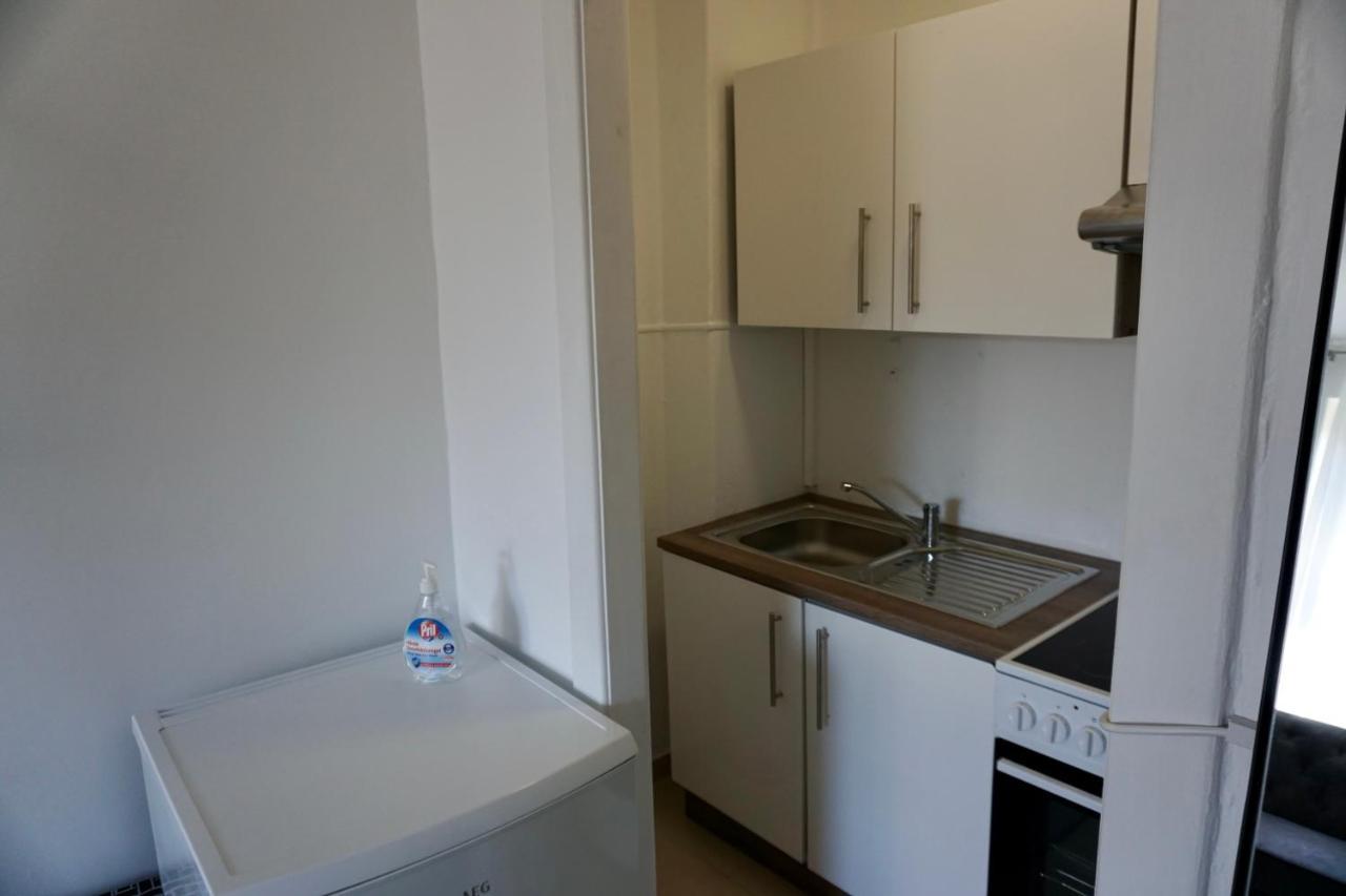 Alster Hamburg - Saniertes Und Mobliertes Apartment Mit Bad Und Kuche Buitenkant foto