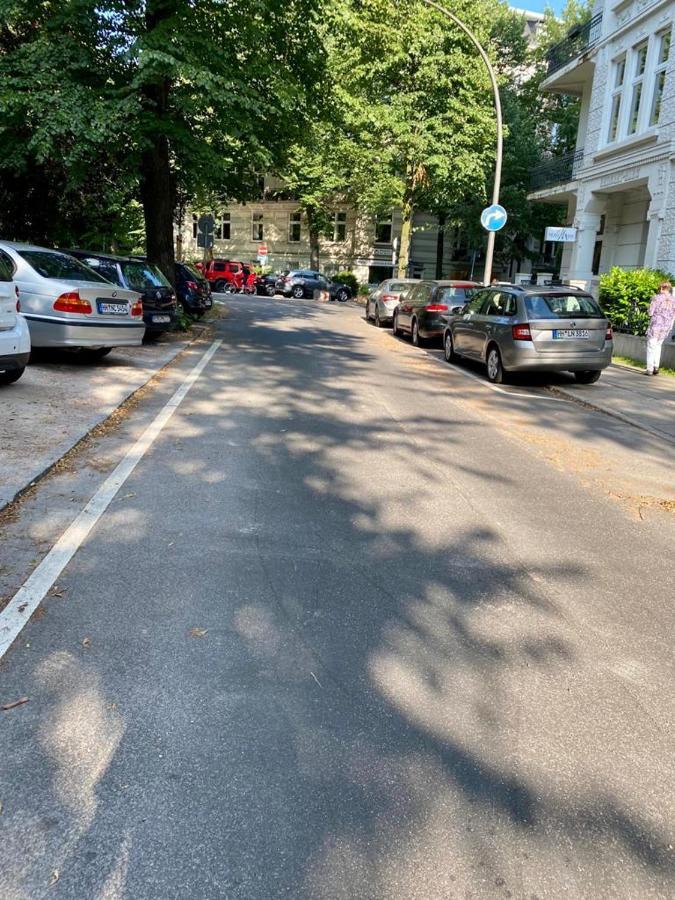 Alster Hamburg - Saniertes Und Mobliertes Apartment Mit Bad Und Kuche Buitenkant foto